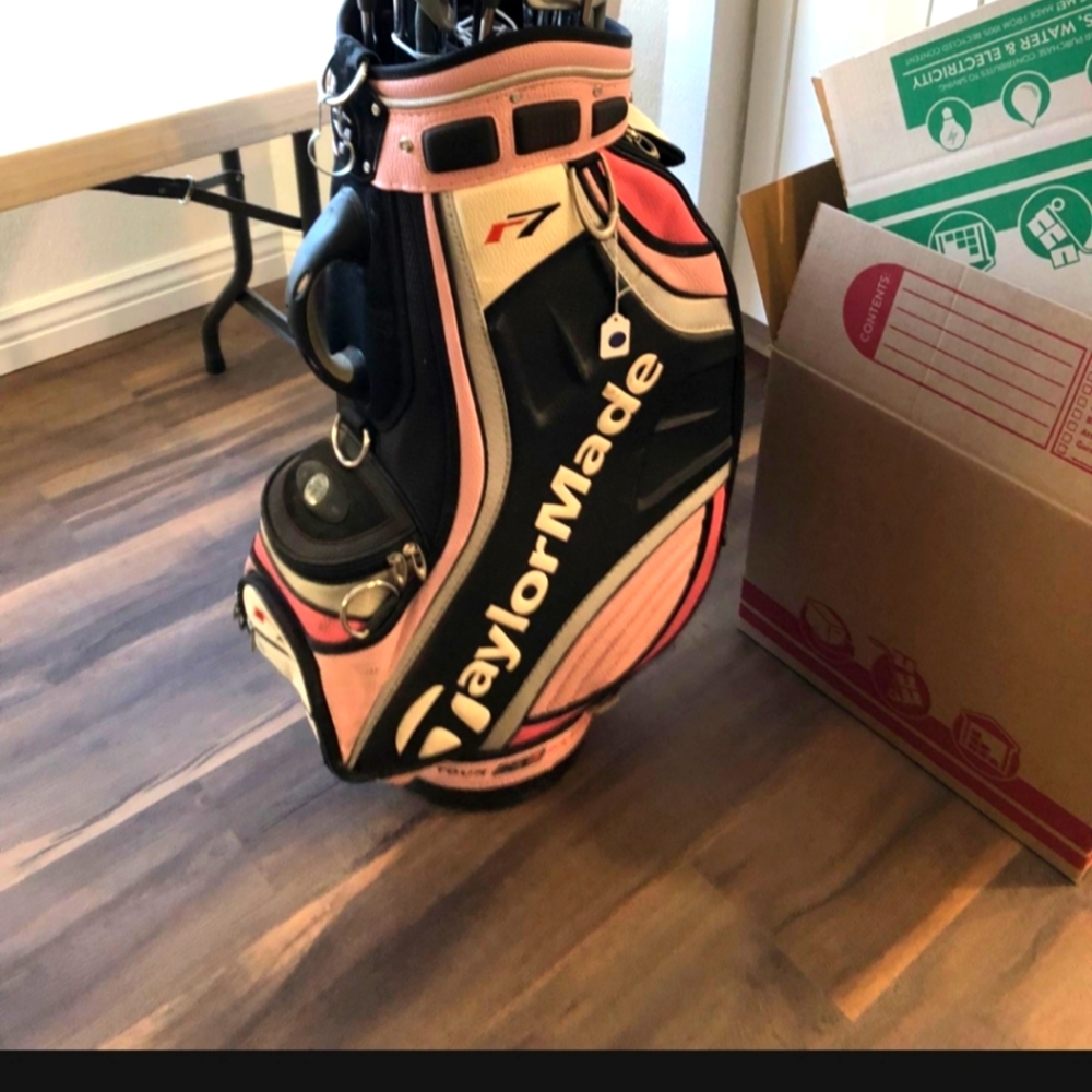 TAYLORMADE PINK/BLACK R7 STAFF/CART BAG